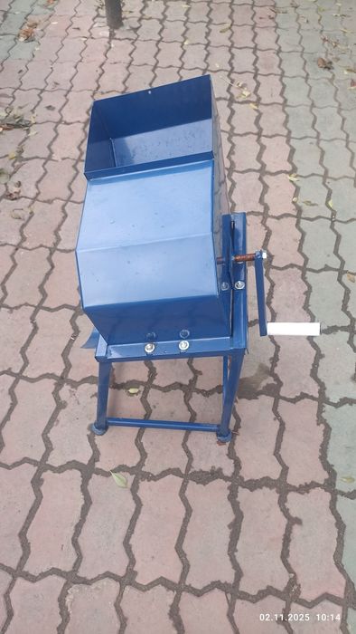 Корморезка ручная для овощей и фруктов.новая