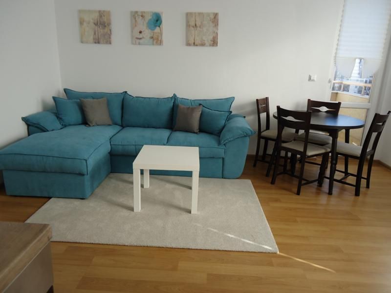 Дава се под наем Тристаен апартамент в София, Младост 4 - 86 кв.м за 764.49 € - Снимка #1