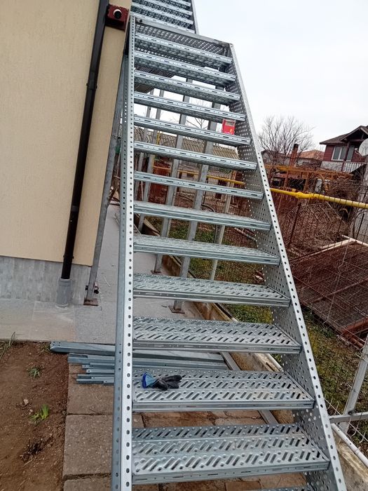 Scara metalica zincata de incendiu 6m