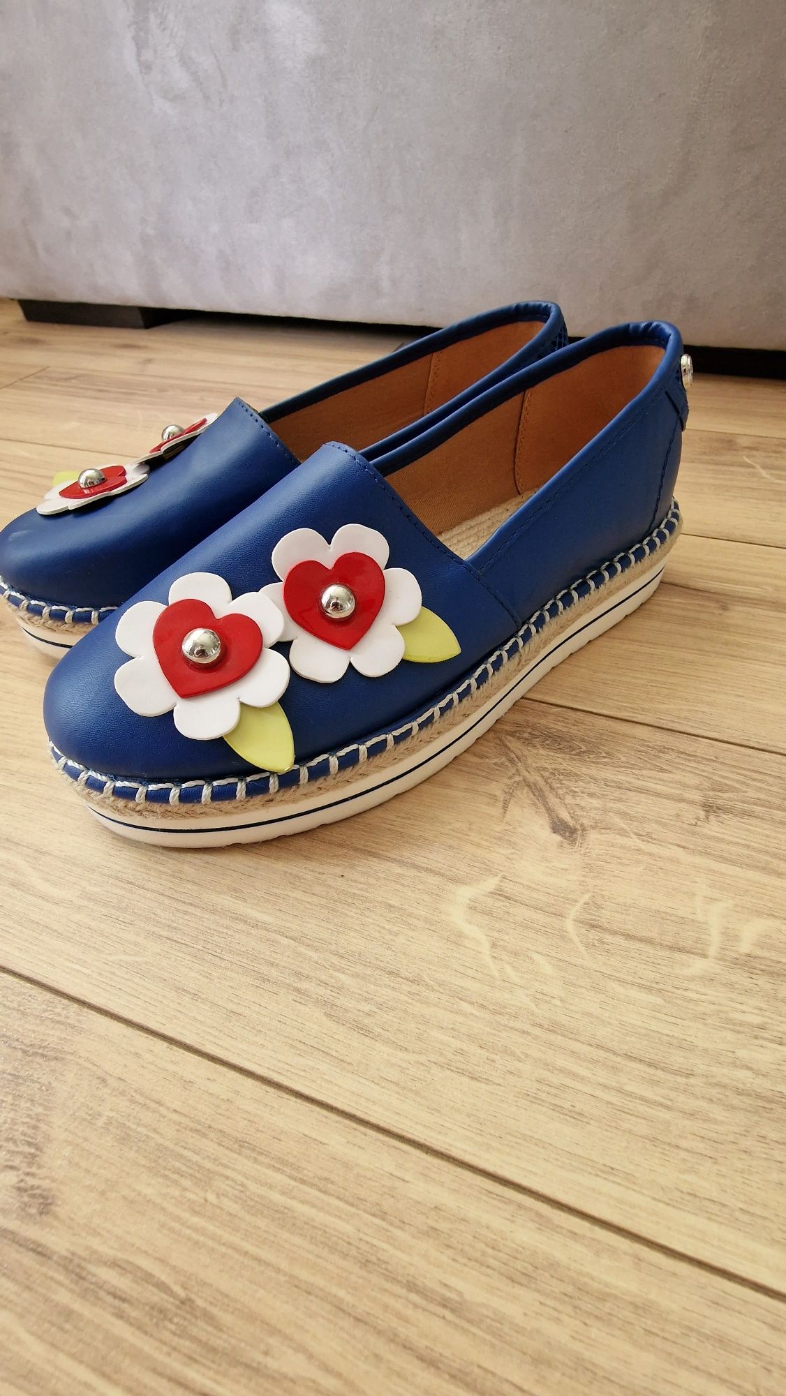 Love Moschino Обувки/тип еспадрили с цветя