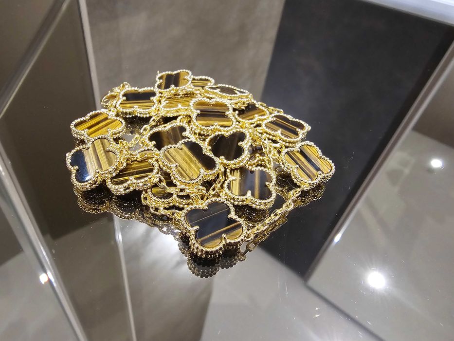 Van Cleef & Arpels VCA Gold Tiger Eye Alhambra 20 Motifs Дамско Колие
