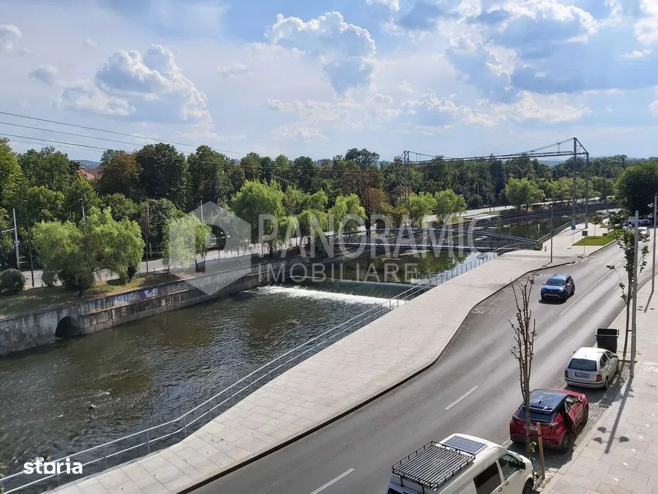 Apartament cu 3 camere - Gruia / Zona Centrala