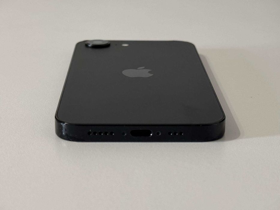 Бартер! iPhone 16e Black (Черен) 100% Батерия!