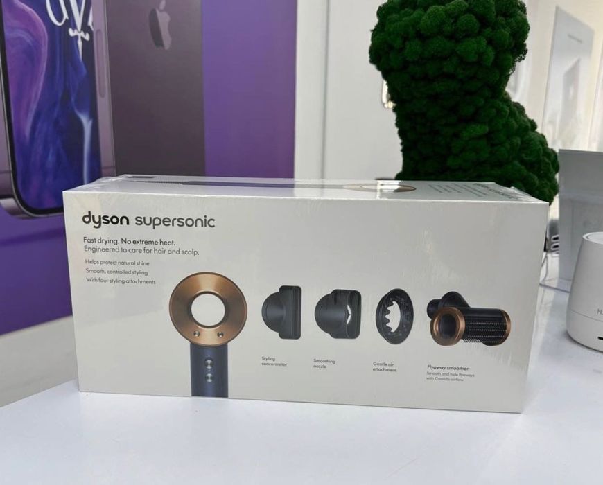 Продам Профессиональный Styler Dyson Выпрямитель Фен Новый насадками