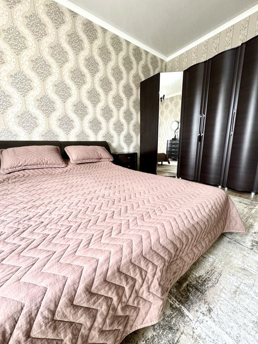 Продам спальный гарнитур б/у, в хорошем состоянии. Торг