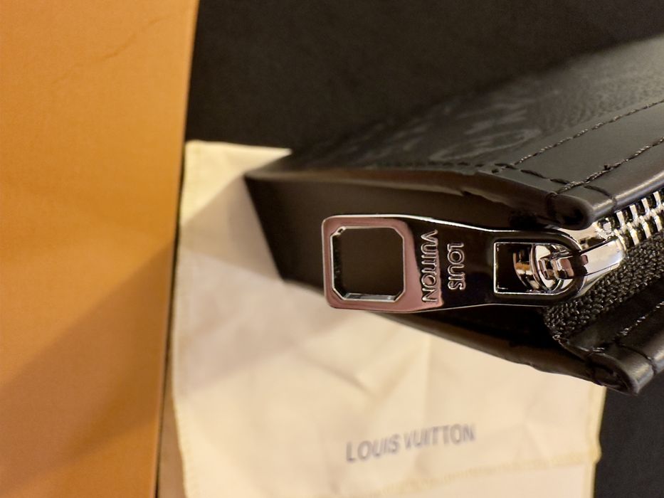 Louis Vuitton мъжка клъч чанта – черна кожа, нова