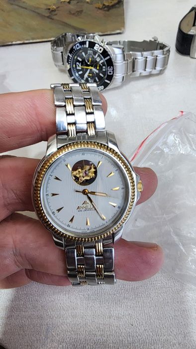 Часы одной ценой швецария.