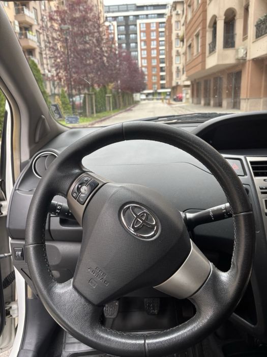 Тойота ярис 1,4 д