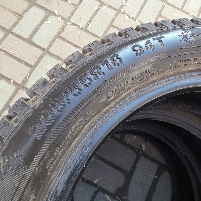 Продам зимнию шипованую резину