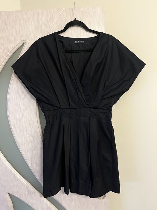 Черна рокля ZARA