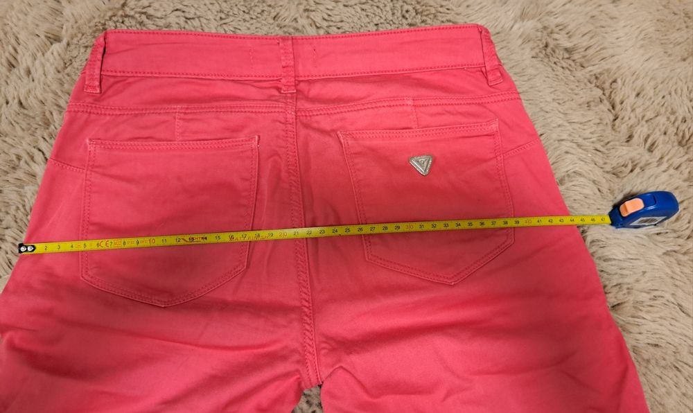 Pantaloni GUESS marimea 27