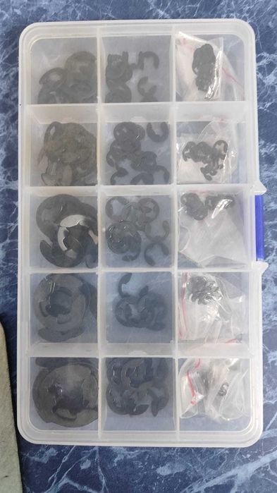 Набор стопорных колец E-Clip 215 шт.