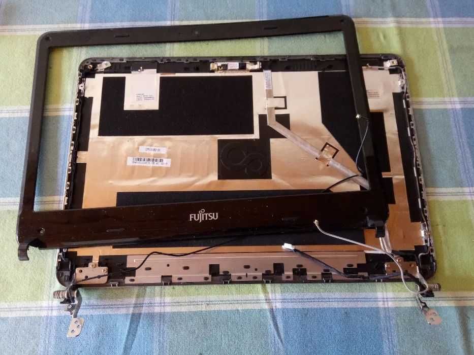 Dezmembrez Fujitsu Siemens LifeBook SH531 seria S - Pret Mic