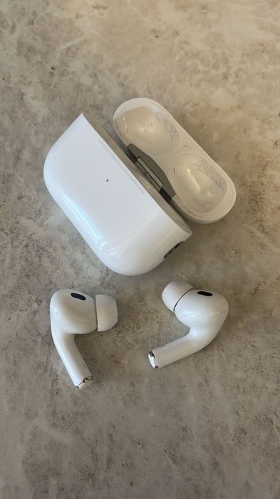 AirPods pro 2 type-c новые в отличном состоянии