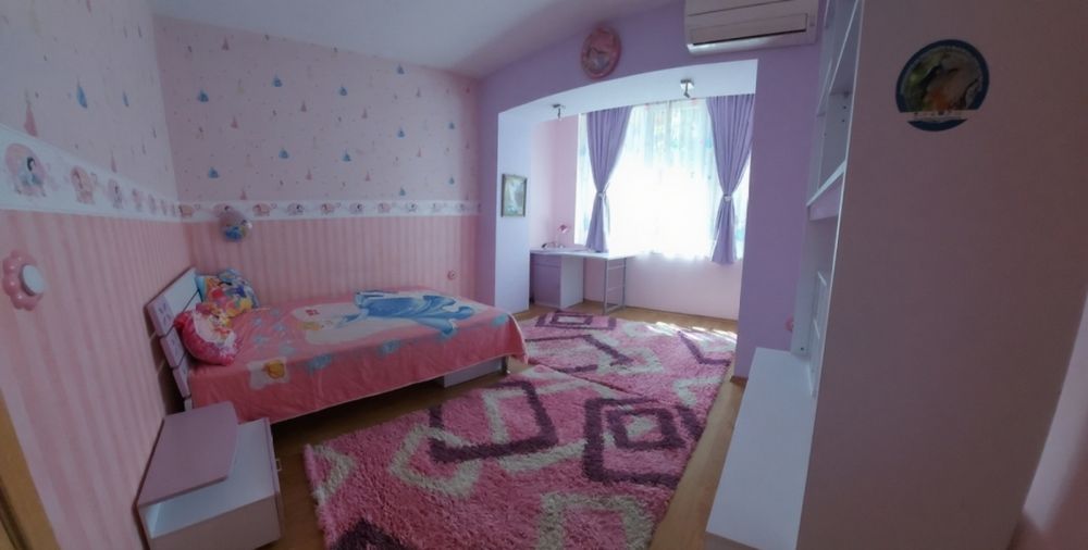 Тристаен апартамент под наем в кв. Кючук Париж
