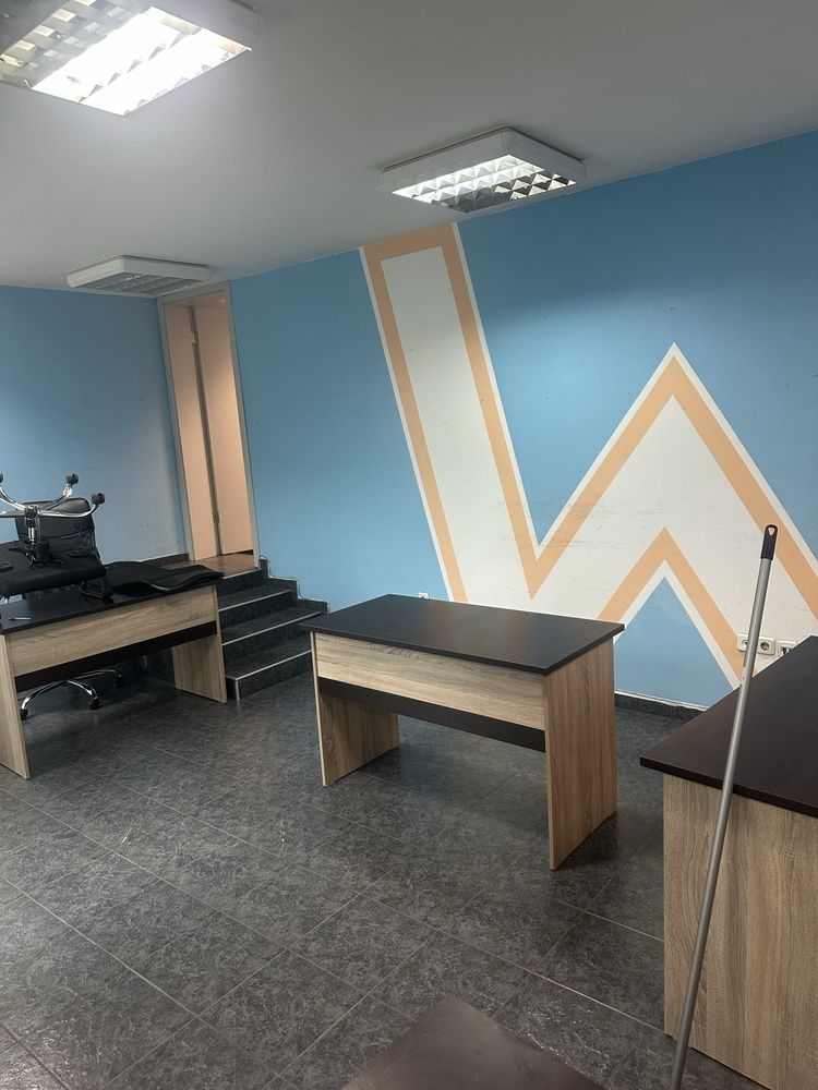 Давам офис под- наем 62кв.кв Слатина до Пазара