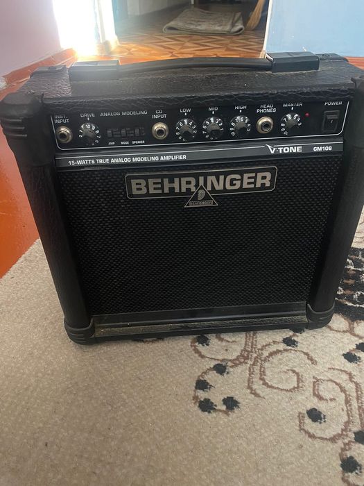 Продаю гитарный комбоусилитель Behringer V-Tone GM108 (15W)

Отличный