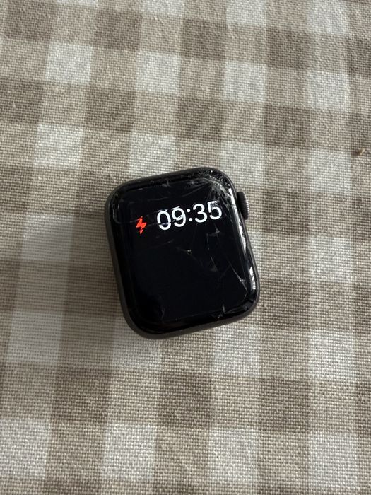 Apple Watch Series 4 40мм