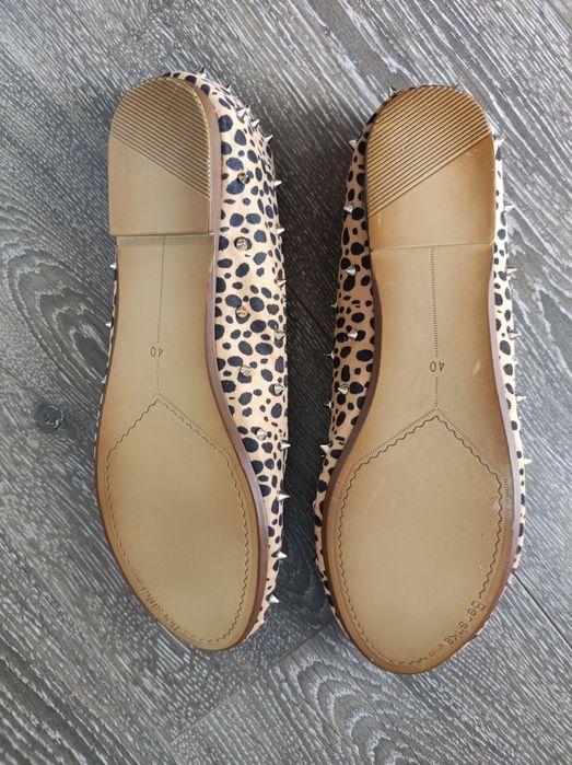 Balerini Bershka noi cu eticheta, marimea 40