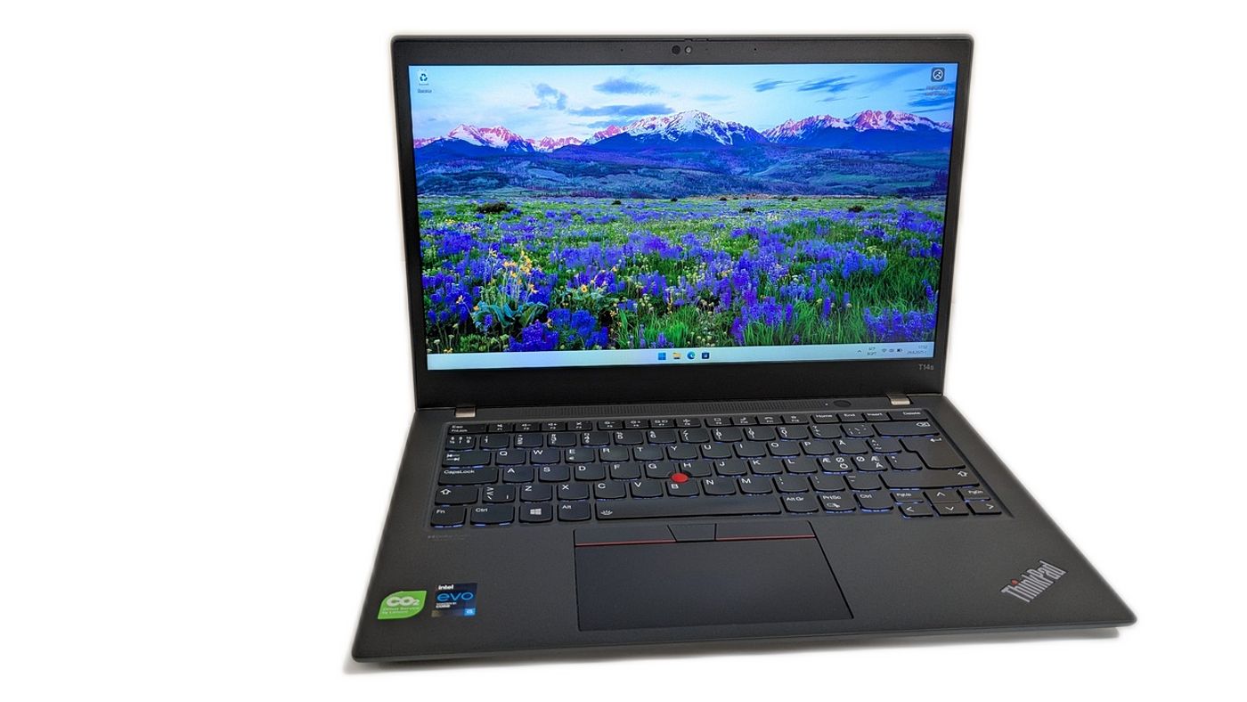 Lenovo ThinkPad T14s G2 14" 1920x1080 400 nits i5-1135G7 16GB 256 SSD