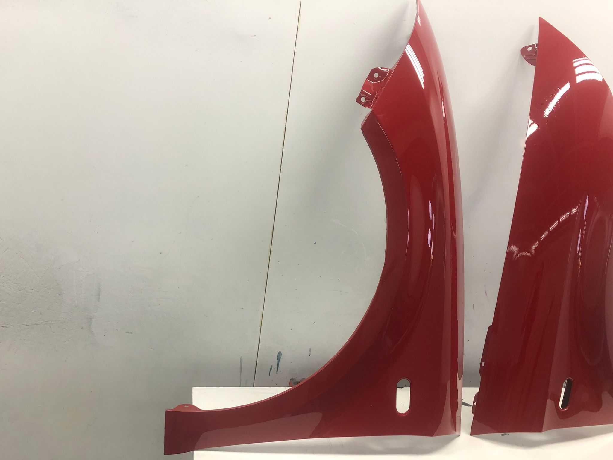 Aripa Fata Dreapta & Stanga Seat Leon 2005-2009 (S3H (Rosu))