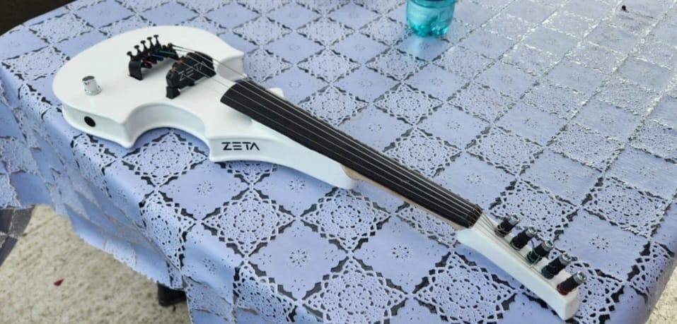 Vioara zeta 5corzii placa mare pe imbus chei