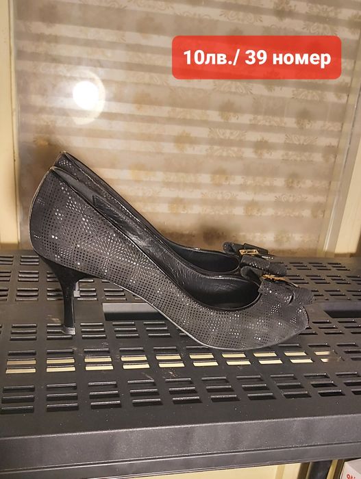 Обувки за малки и големи