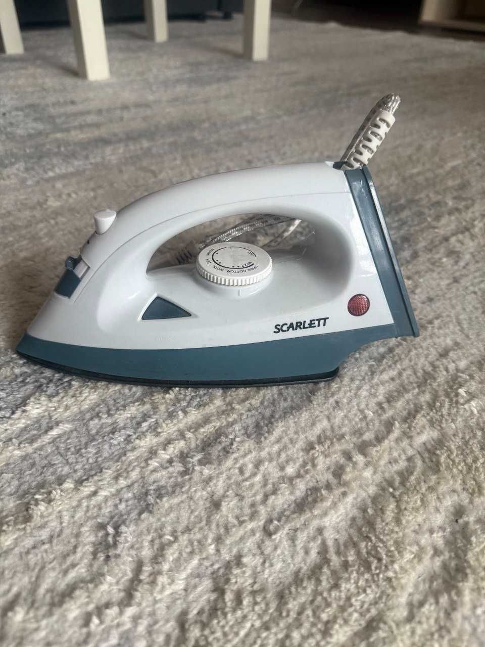 Утюг Scarlet YPF-808
