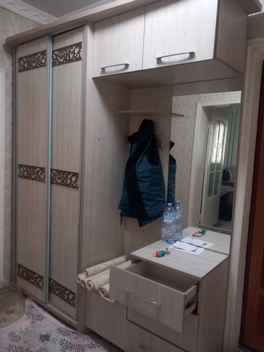 Прихожая в хорошем состояние.Продаём в связи с обновлением.