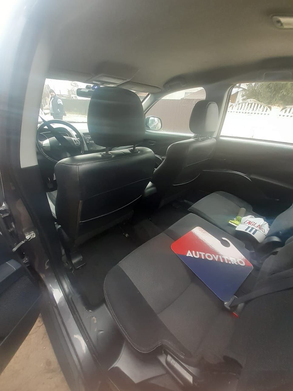 Vând sau schimb Mitsubishi Outlander 2011
