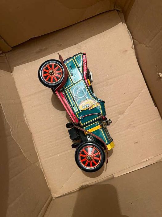 Много ретро метални играчки