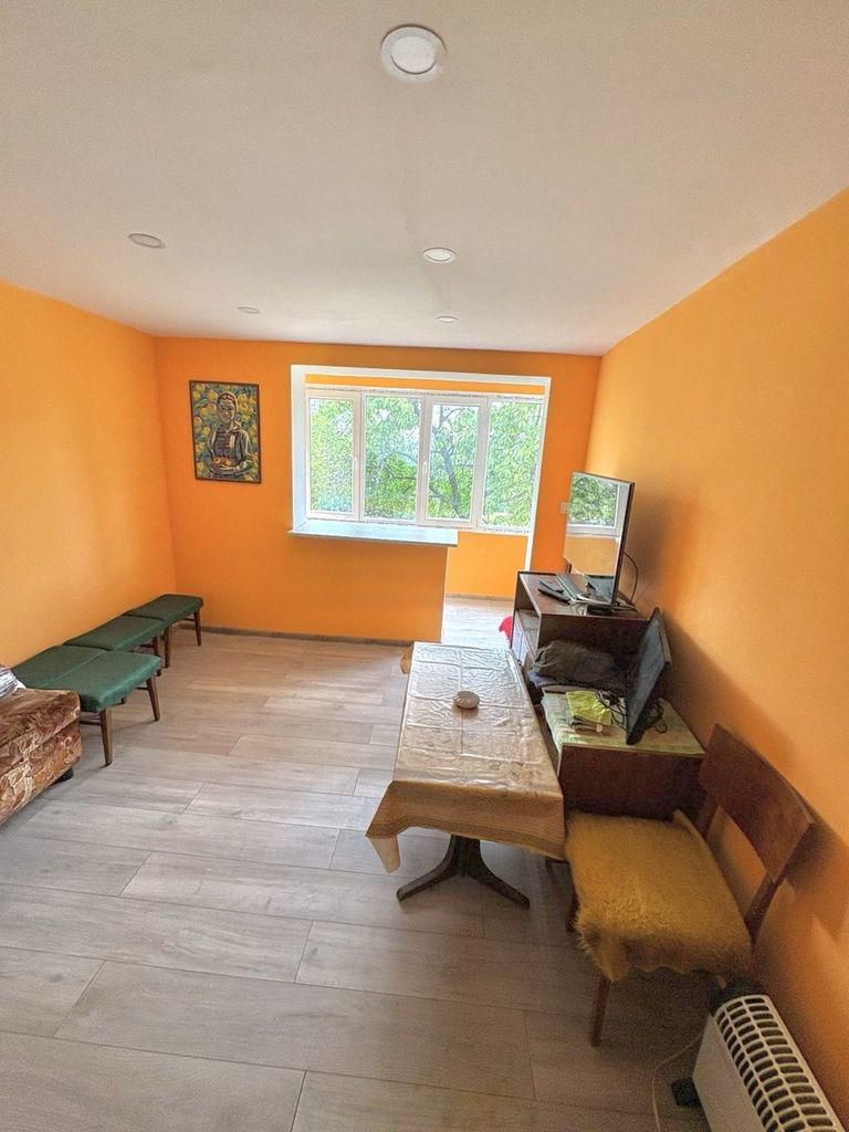 Продава се Къща в Костинброд - 1 кв.м за 90000 €/кв.м - Снимка #3