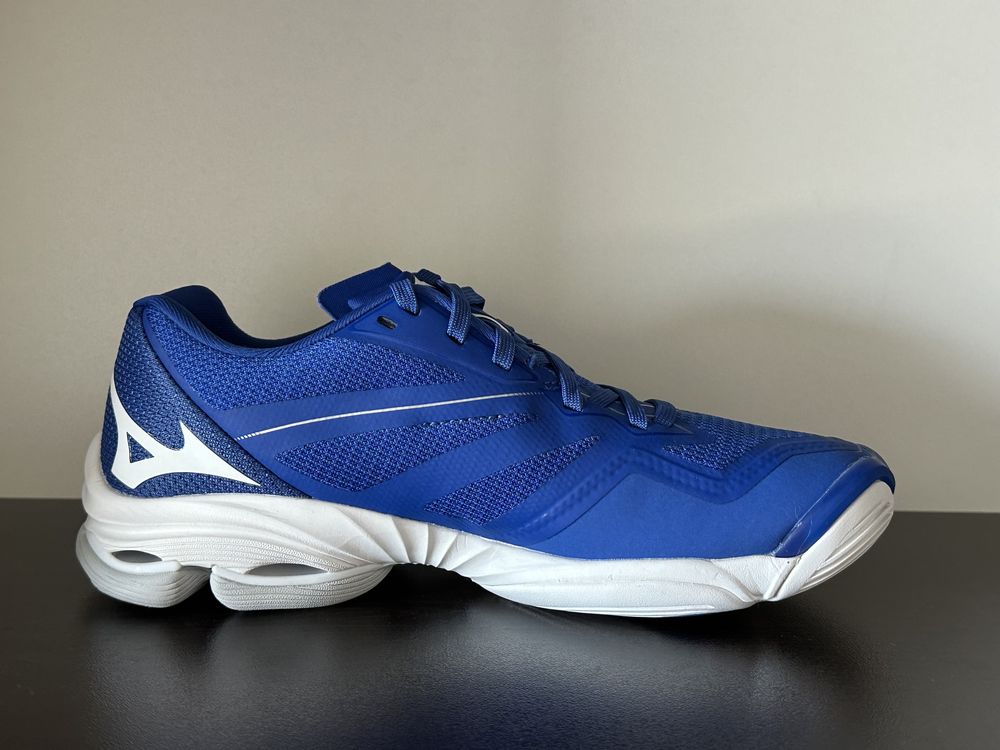 Mizuno Wave Lightning Z6 / 38номер 24см Стелка Нови без Кутия