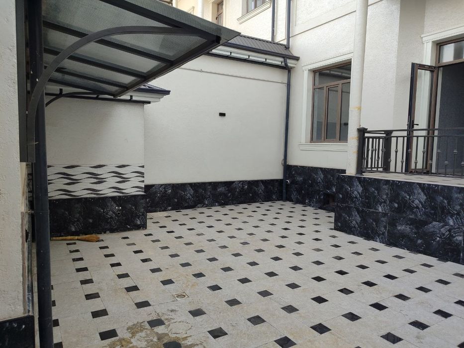 Продаётся дом махалля Олча Зор,2 сотки 8 комнат