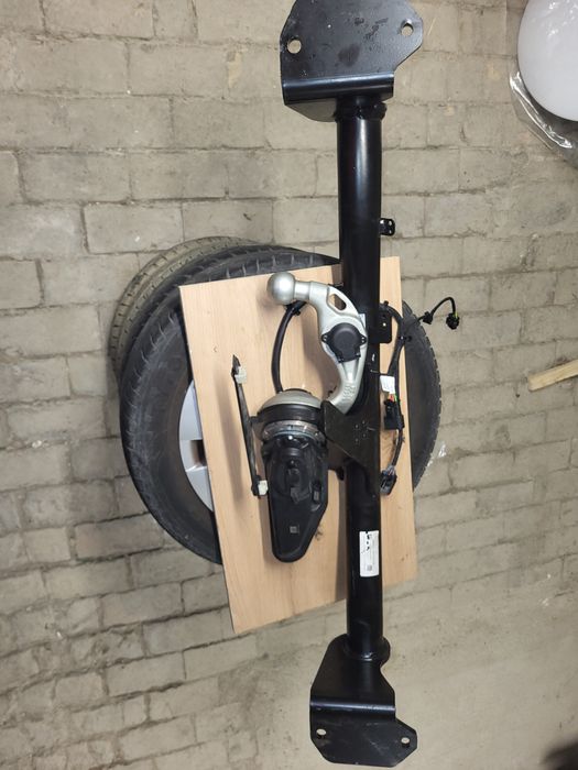 Carlig de remorcare BMW X1 U11  rabatabil, complet.