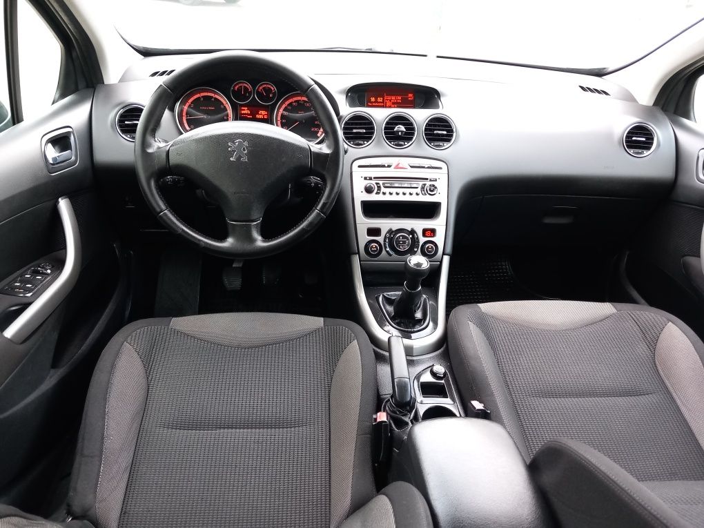 Peugeot 308(1,4 Benzină RAR+CIV+ Nr.roși),Impecabilă