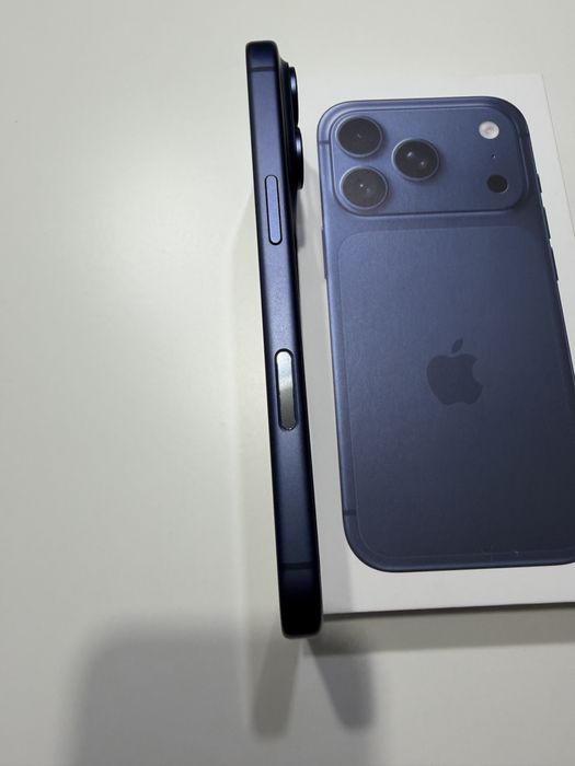 Iphone 17 PRO Deep Blue 256 GB