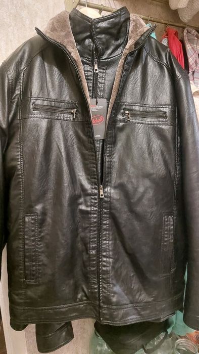 Продам куртки мужские новые