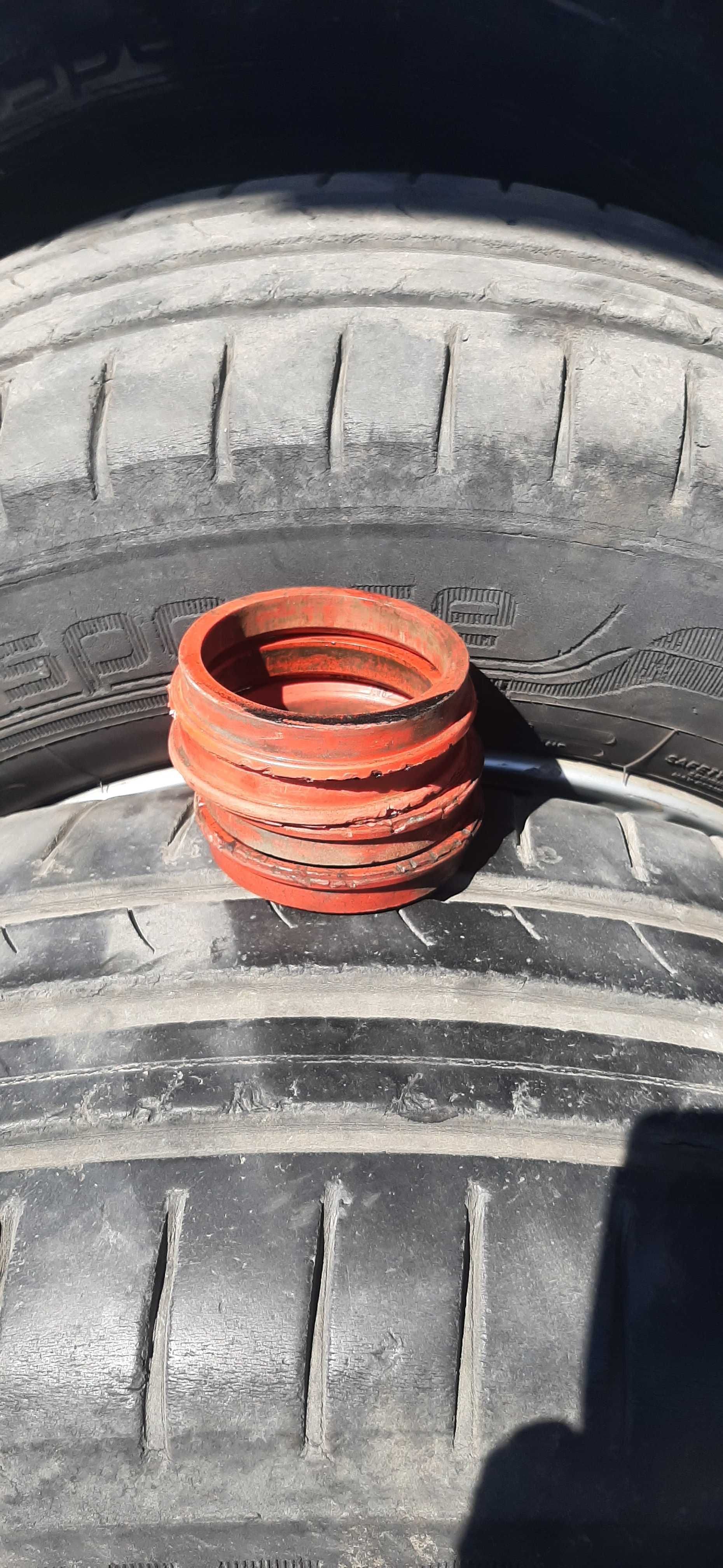 Гуми DUNLOP 195/65/15 с лети джанти