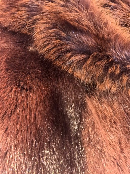 Vând blană naturală de nurcă cu guler de vulpe