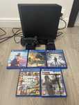 Vand ps4 slim in stare buna de functionare.