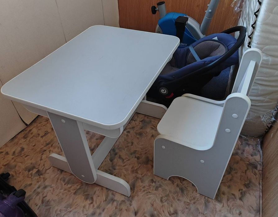 Детский стол и стул