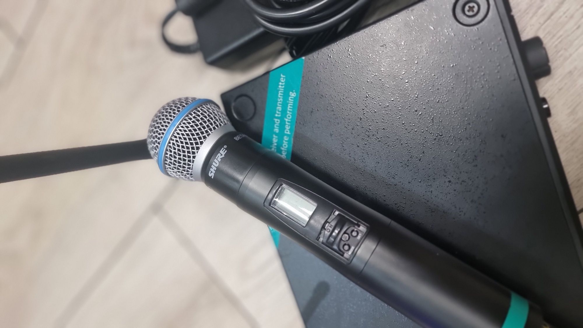 Amanet F28: Microfon Shure Mipro Act515 Mipro Act500H Shure Beta 58A
