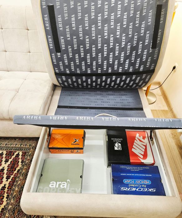 Диван Ariba в отличном состоянии!