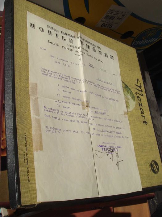 Vitrina Thoner Radauti Bucovina Mobila Lemn Masiv Act cumparare 1930