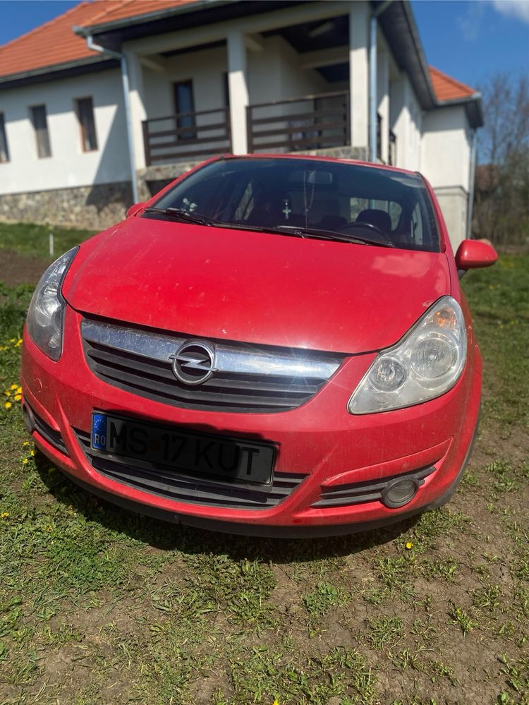 Opel Corsa D + navigatie+senzori de parcare+ camera