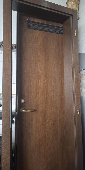 Vând mobila living si dressing