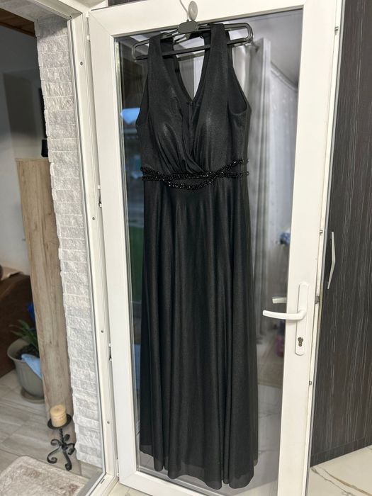 Rochie de seara purtată doar câteva ore