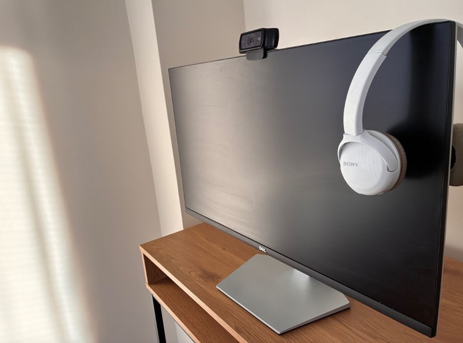 Продавам монитор Dell S2721HN