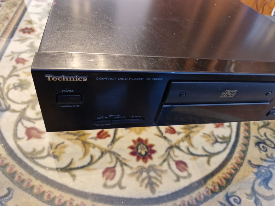 Vând compact Disk player Technics SL PJ28A
